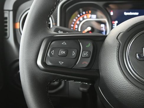 New 2026 Jeep Gladiator Mojave w/ Technology Group AWD/4WD image 34