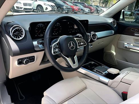 Used 2023 Mercedes-Benz GLB 250 image 18
