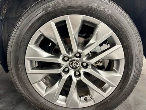 Used 2024 Toyota RAV4 XLE Premium image 11