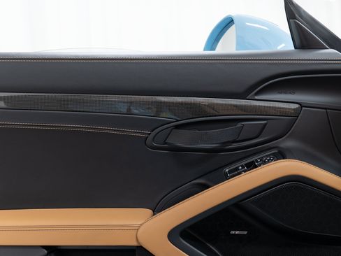 Certified 2019 Porsche 911 Speedster RWD image 16