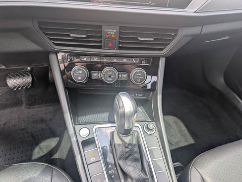 Used 2020 Volkswagen Jetta SE FWD image 13