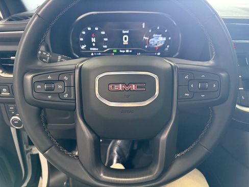 Used 2024 GMC Yukon AT4 w/ Technology Package AWD/4WD image 11
