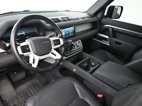 Used 2023 Land Rover Defender 110 S image 4