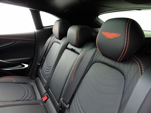 Used 2023 Aston Martin DBX AWD/4WD image 37