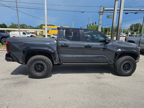 Used 2025 Toyota Tacoma TRD Pro AWD/4WD image 6