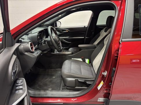 Used 2024 Chevrolet Trax RS image 13