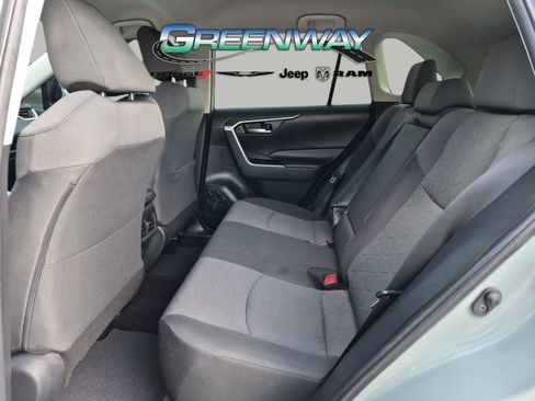 Used 2021 Toyota RAV4 XLE FWD image 14