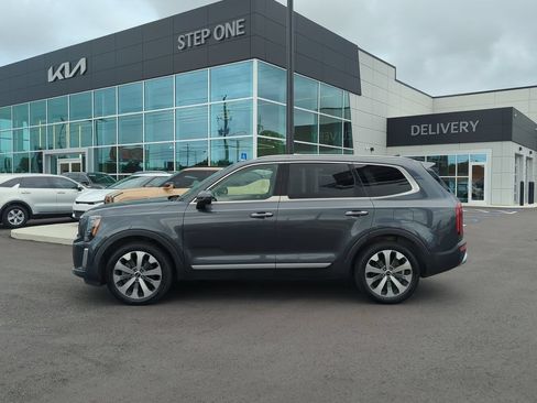 Used 2021 Kia Telluride S FWD image 4