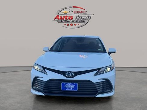 Used 2022 Toyota Camry LE image 8