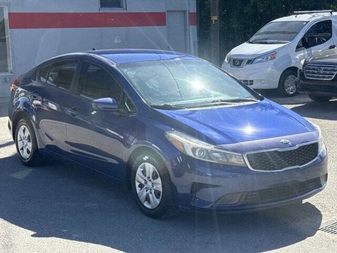 Used 2017 Kia Forte LX FWD image 2