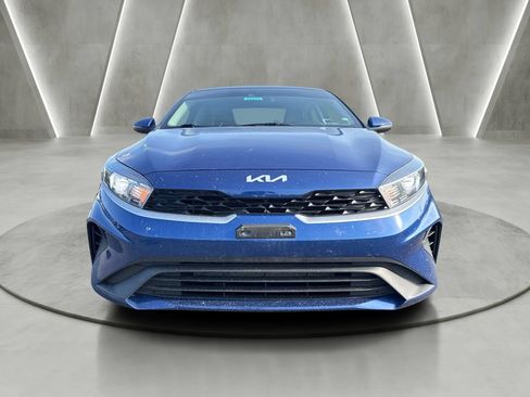 Used 2023 Kia Forte LXS w/ LXS Technology Package FWD image 2