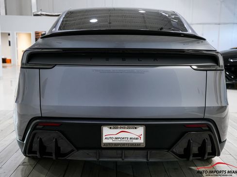 Used 2026 Tesla Model Y 2WD image 23