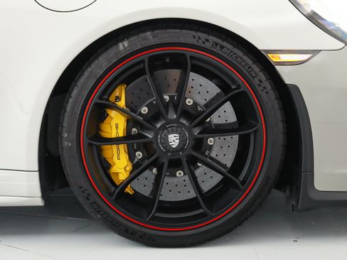 Used 2019 Porsche 911 Speedster RWD image 37