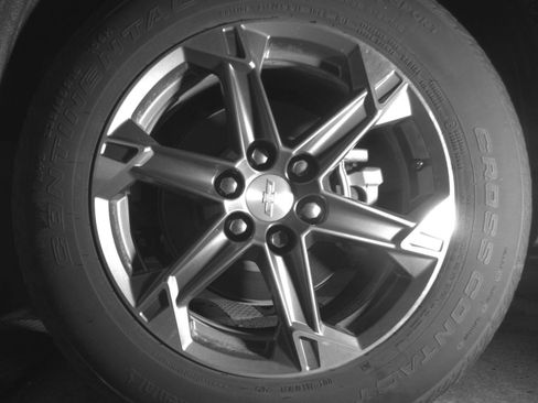 Used 2025 Chevrolet Blazer LT FWD image 17
