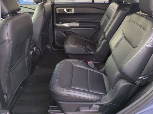 Certified 2021 Ford Explorer XLT w/ Equipment Group 202A image 19