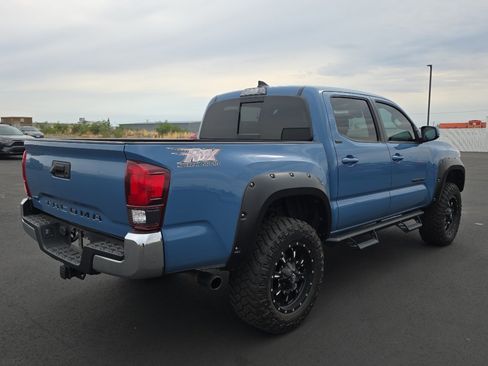 Used 2019 Toyota Tacoma SR5 AWD/4WD image 8