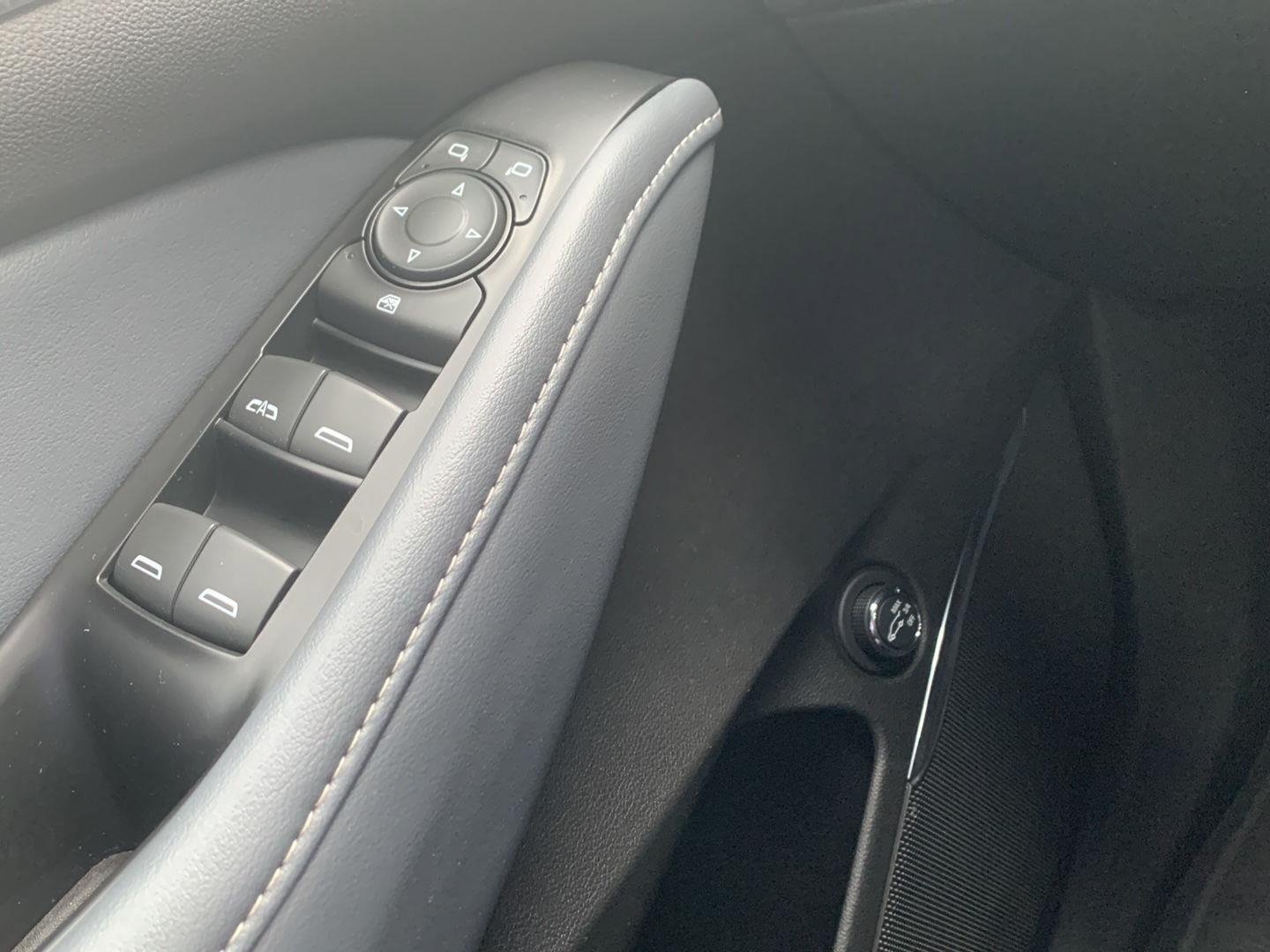 Used 2023 Buick Enclave Essence w/ Sport Touring Edition AWD/4WD image 11