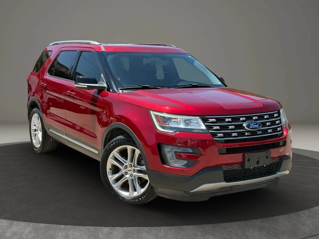 Used 2017 Ford Explorer XLT w/ Equipment Group 202A FWD image 9