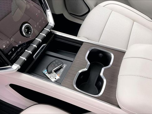 New 2026 GMC Acadia Denali w/ Super Cruise Package image 8