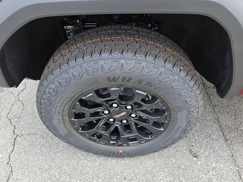 New 2026 GMC Canyon Elevation image 16