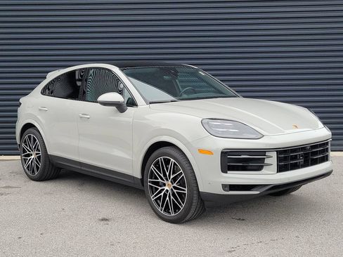 Certified 2024 Porsche Cayenne Coupe AWD/4WD image 9