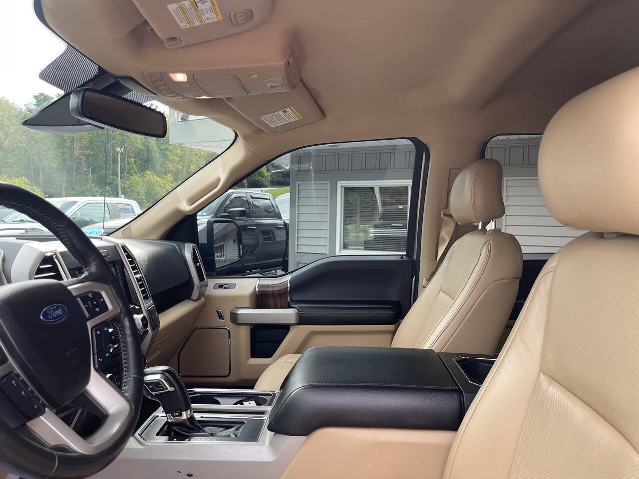 Used 2017 Ford F150 Lariat w/ Equipment Group 502A Luxury AWD/4WD image 19