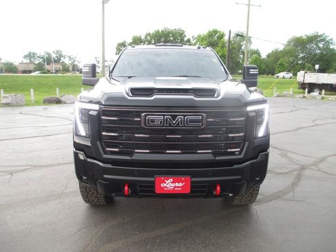 Used 2026 GMC Sierra 2500 AT4X w/ LPO, Black Badging Package AWD/4WD image 14