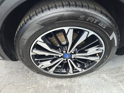 Used 2022 Ford Escape SE w/ SE Sport Appearance Package image 9