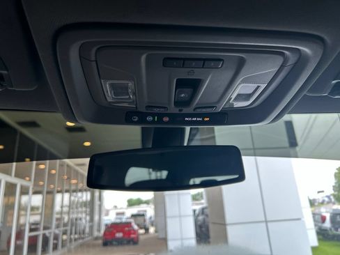 Used 2022 GMC Sierra 1500 SLT AWD/4WD image 21
