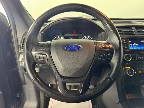 Used 2017 Ford Explorer XLT w/ Class II Trailer Tow Package AWD/4WD image 13