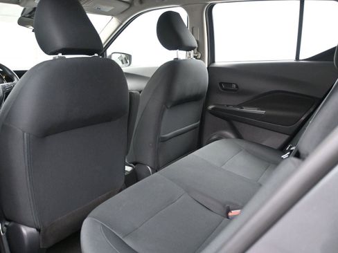 Used 2023 Nissan Kicks S image 10