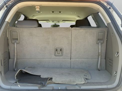 Used 2012 Chevrolet Traverse LS FWD image 16
