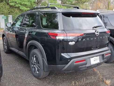 New 2025 Nissan Pathfinder SV w/ Black Appearance Package image 5