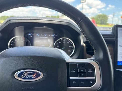 Used 2024 Ford Expedition Limited RWD image 16