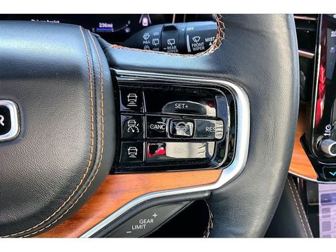 Certified 2024 Jeep Grand Wagoneer L Series III AWD/4WD image 27
