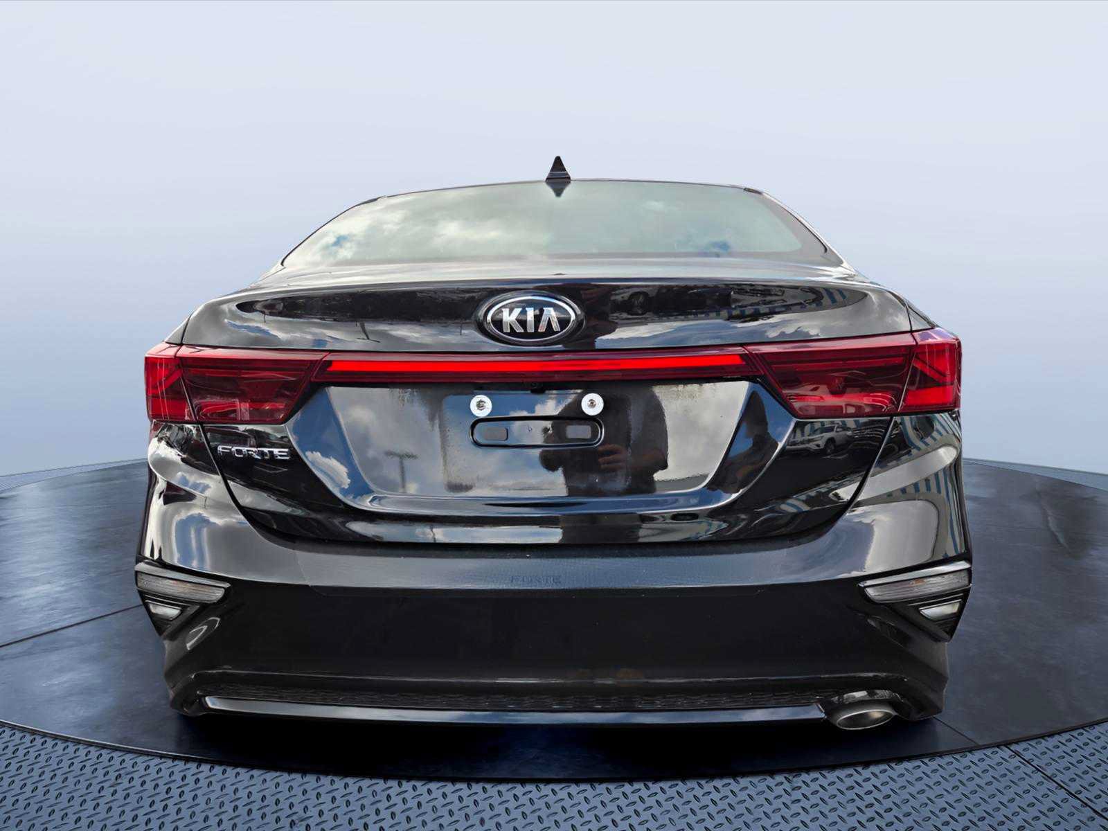 Used 2021 Kia Forte LXS FWD image 5