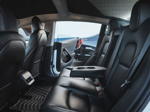 Used 2021 Tesla Model 3 Standard Range Plus image 20