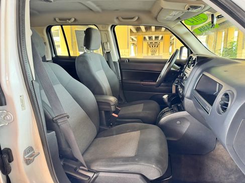 Used 2014 Jeep Patriot Sport w/ Power Value Group FWD image 25