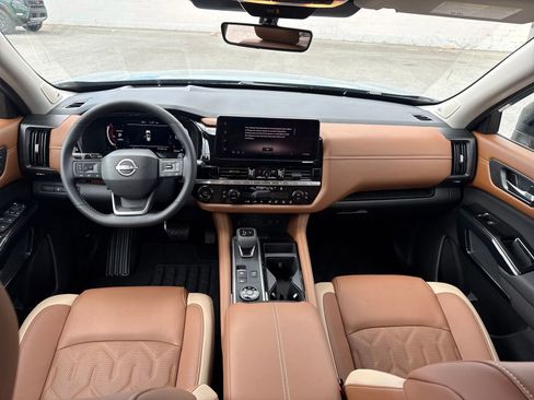 New 2026 Nissan Pathfinder Platinum AWD/4WD image 13