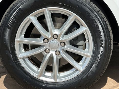 Used 2018 Land Rover Range Rover Sport SE image 35