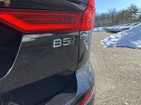 Certified 2025 Volvo XC60 B5 Core image 39