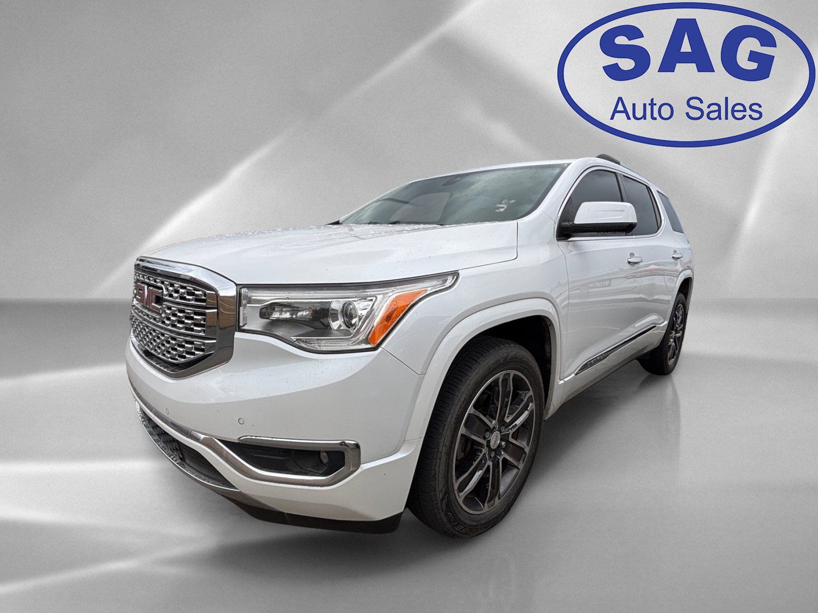Used 2017 GMC Acadia Denali w/ Technology Package FWD image 5