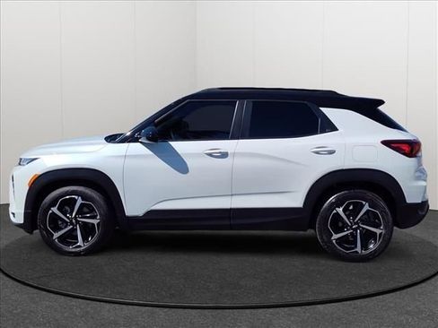 Used 2023 Chevrolet TrailBlazer RS w/ Sun and Liftgate Package image 2