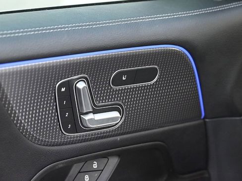 Certified 2022 Mercedes-Benz GLB 250 image 19