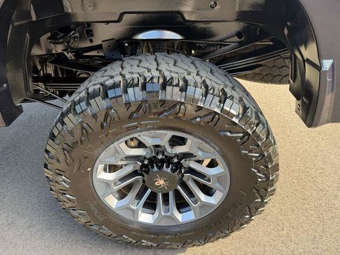 Used 2022 Ford F250 Lariat w/ Black Appearance Package AWD/4WD image 17