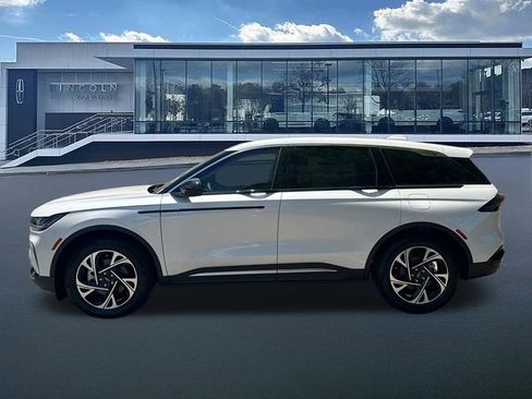 New 2026 Lincoln Nautilus Premier AWD/4WD image 4