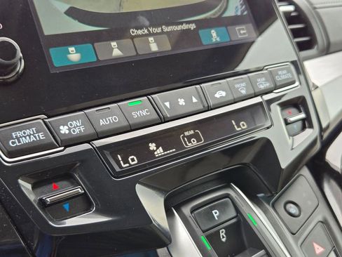 Used 2024 Honda Odyssey Touring image 18