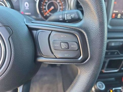 Used 2022 Jeep Wrangler Sport AWD/4WD image 35