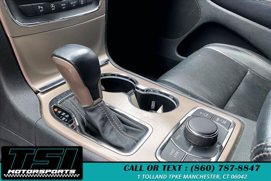Used 2017 Jeep Grand Cherokee Overland AWD/4WD image 12