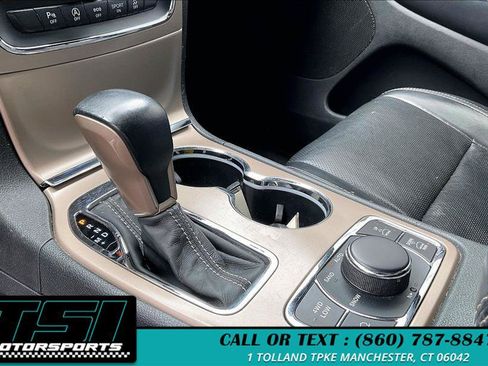 Used 2017 Jeep Grand Cherokee Overland AWD/4WD image 12